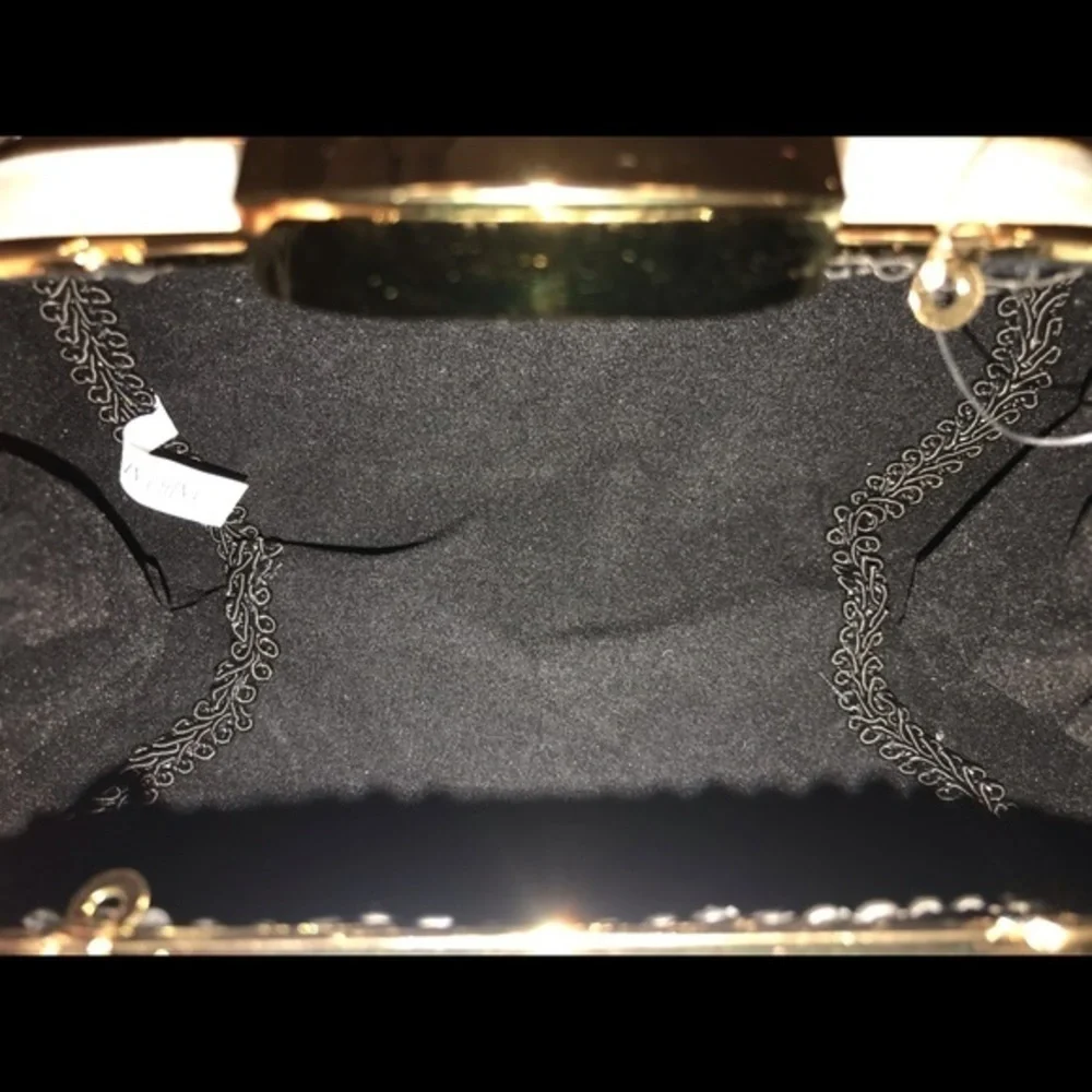 Closing this line. BellaKiara wow! Clutch with detachable chain